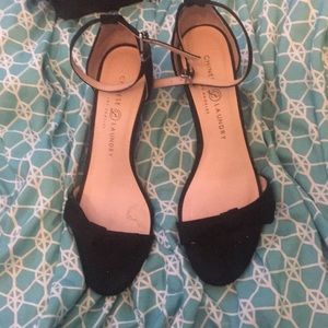 Black heels with bows